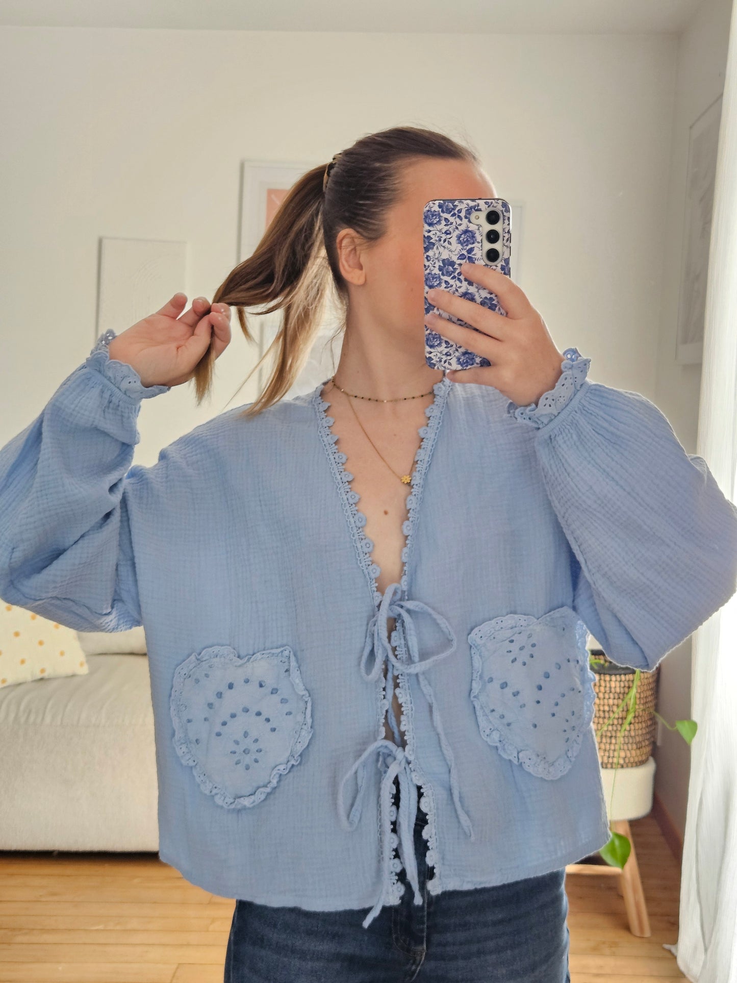 Blouse à nouer bleu ciel