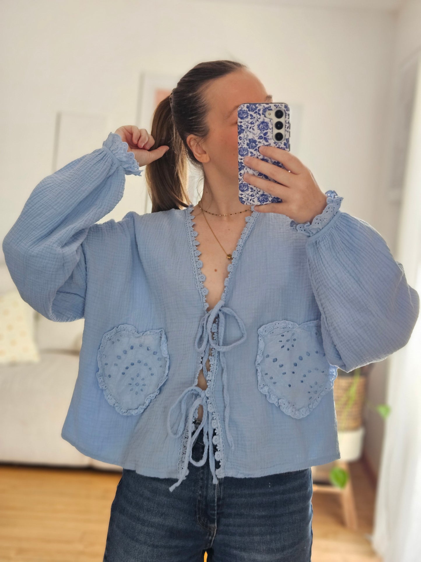 Blouse à nouer bleu ciel